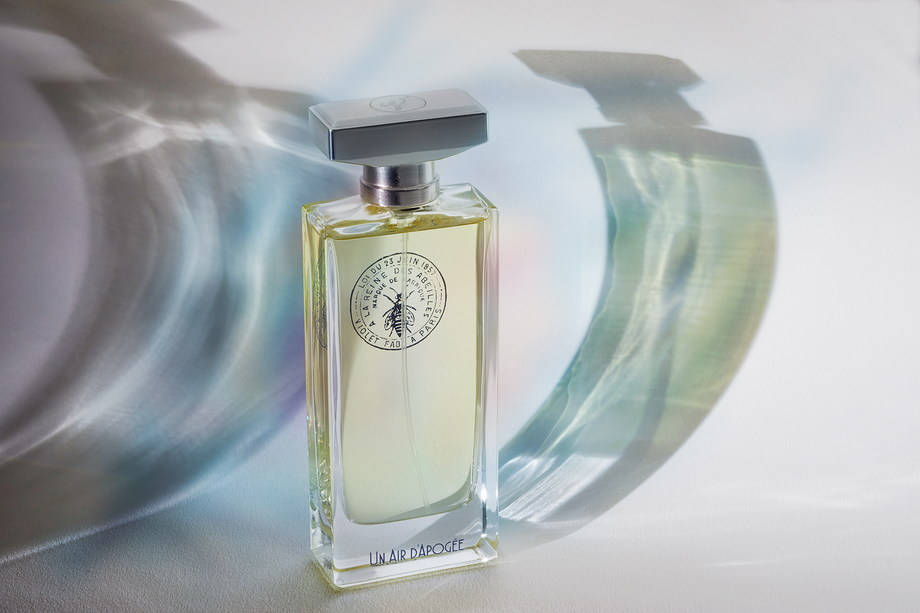 6700-1-Perfume-with-blur