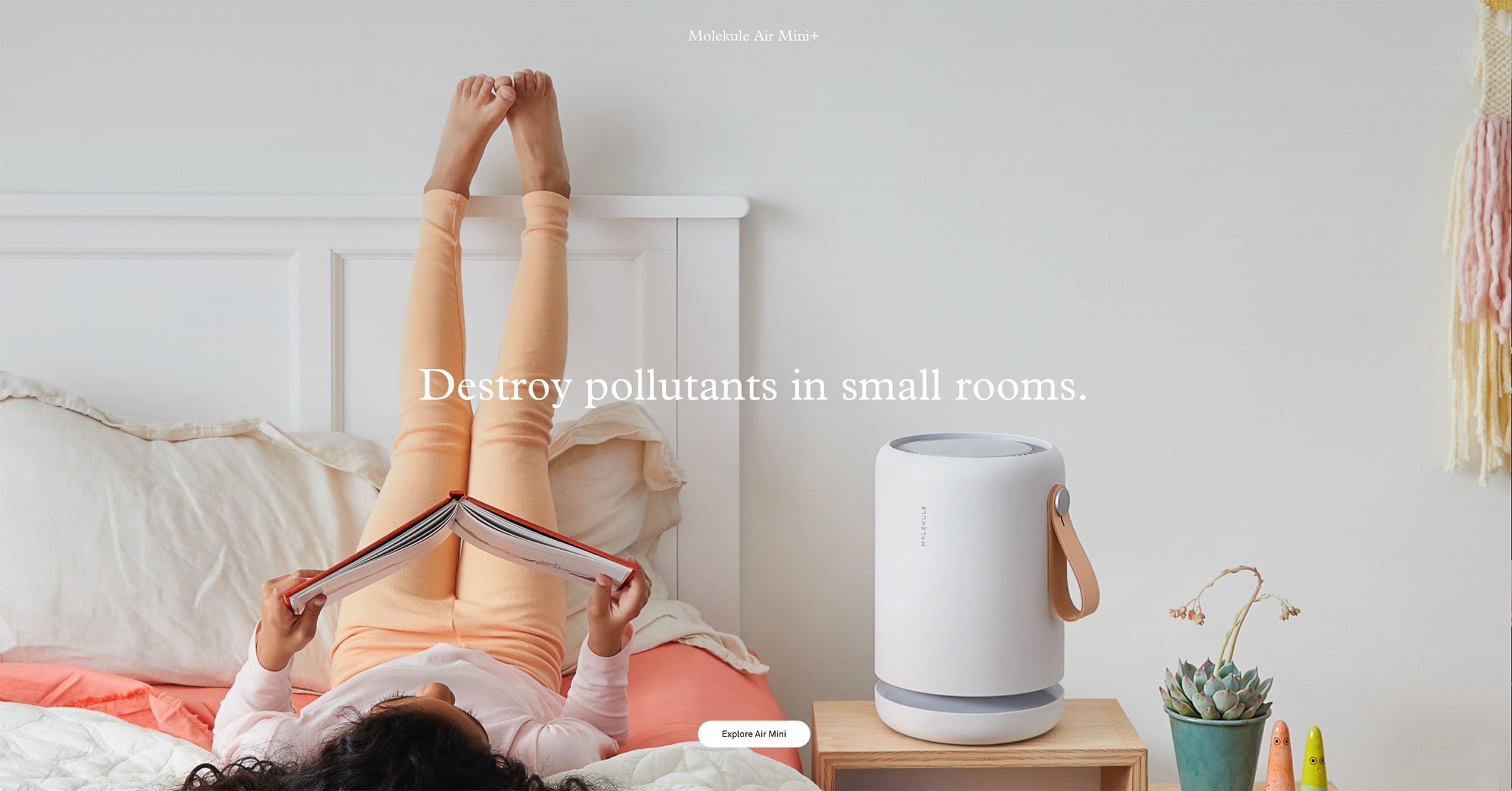 Molekule-girl-on-bed
